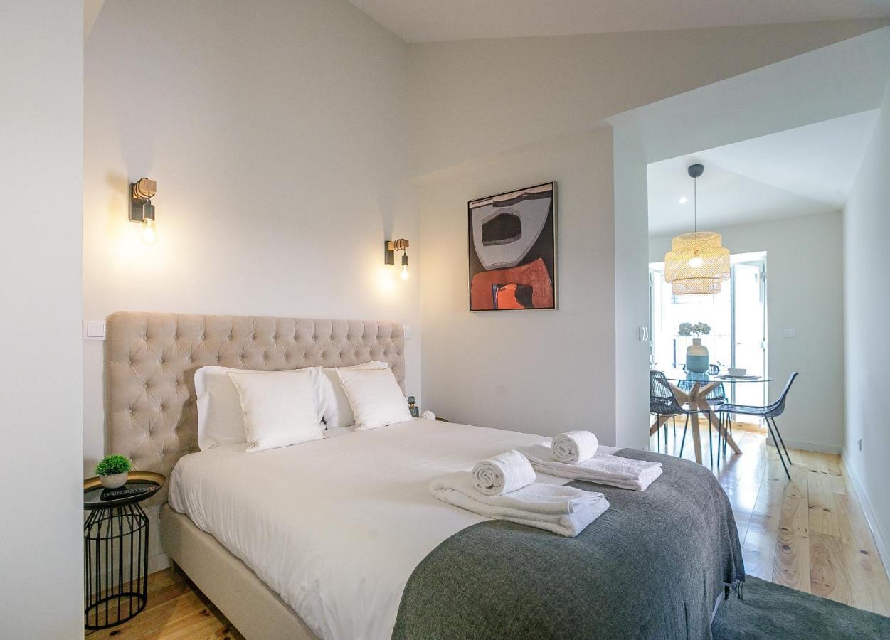 Lovelystay - Downtown Studio With Pool, Ac And Balcony Porto Dış mekan fotoğraf