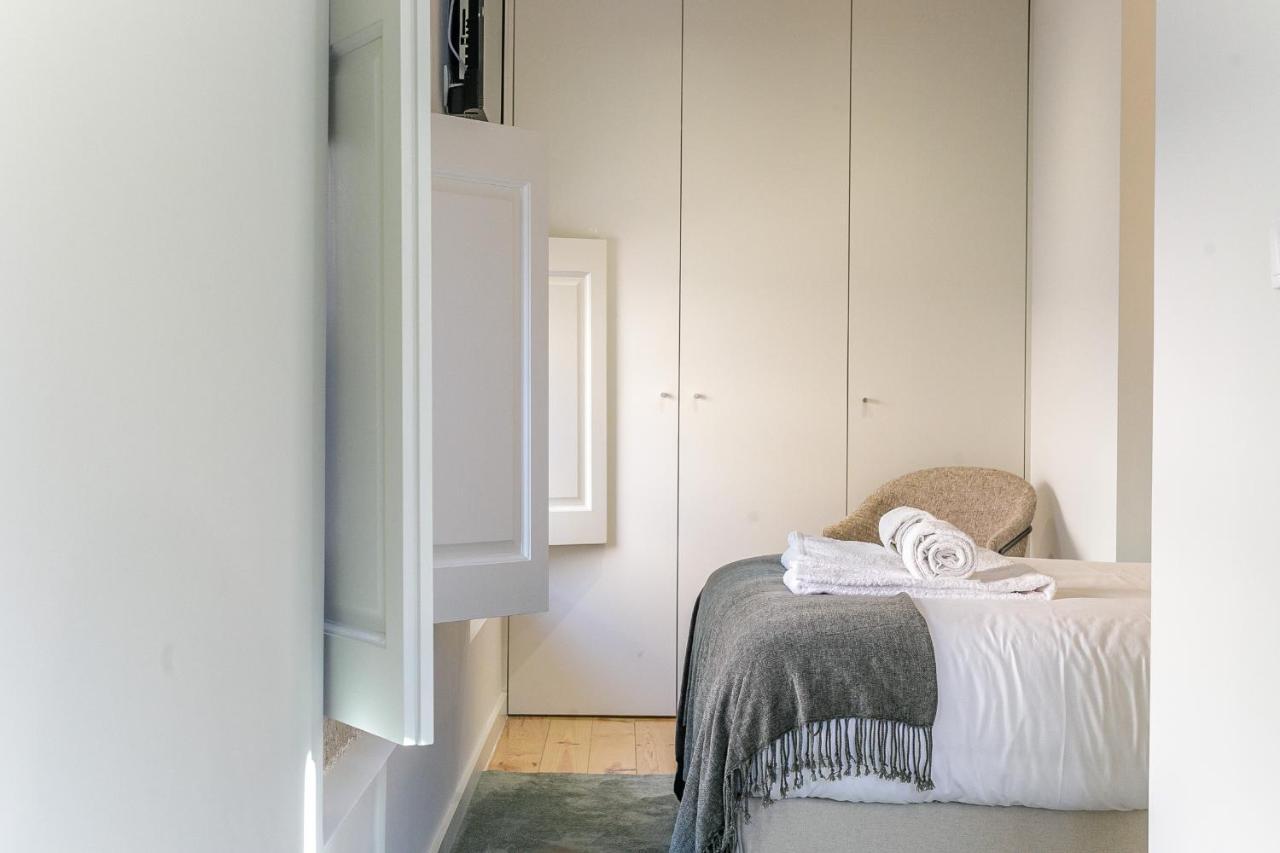 Lovelystay - Downtown Studio With Pool, Ac And Balcony Porto Dış mekan fotoğraf