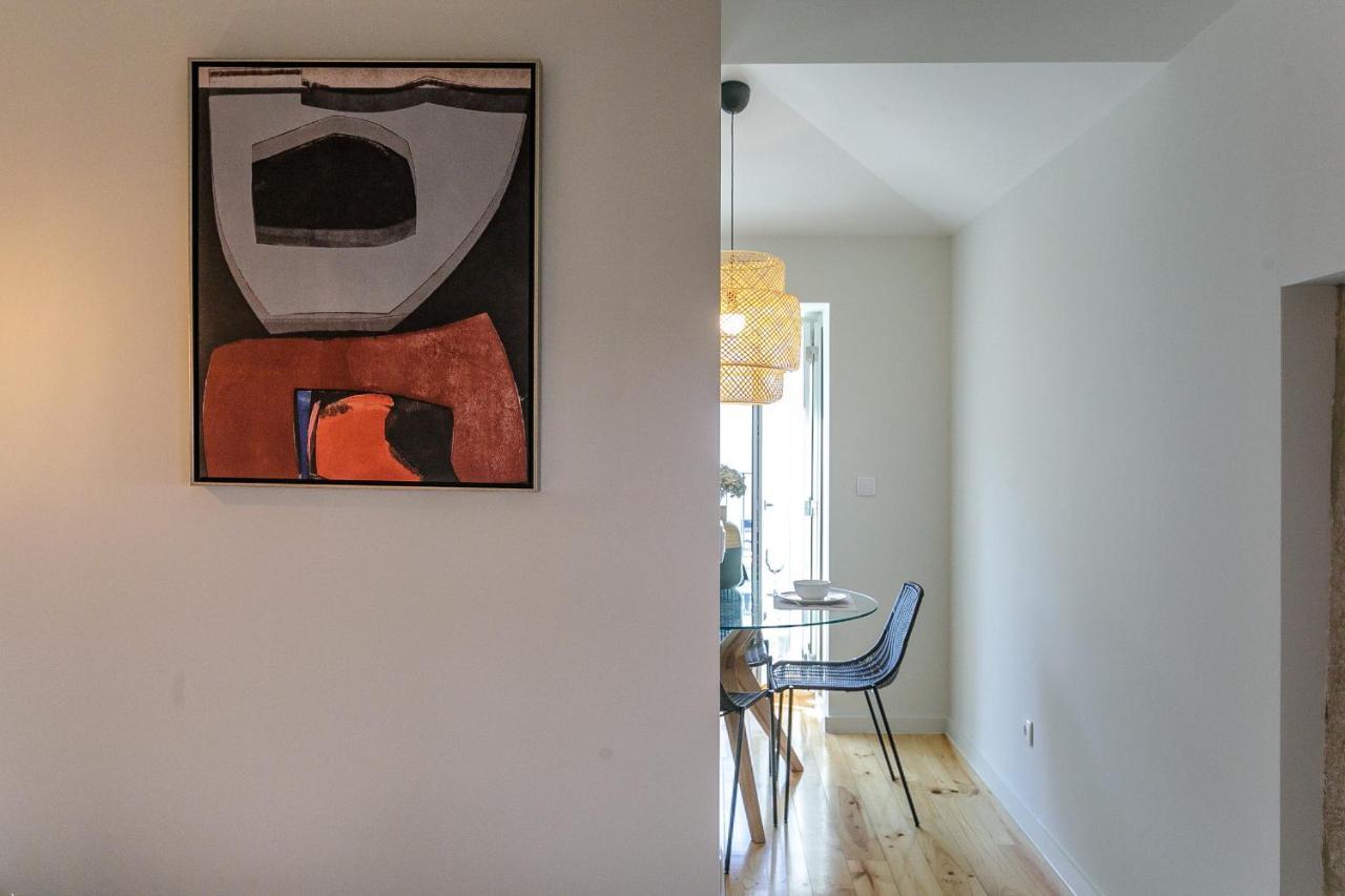 Lovelystay - Downtown Studio With Pool, Ac And Balcony Porto Dış mekan fotoğraf