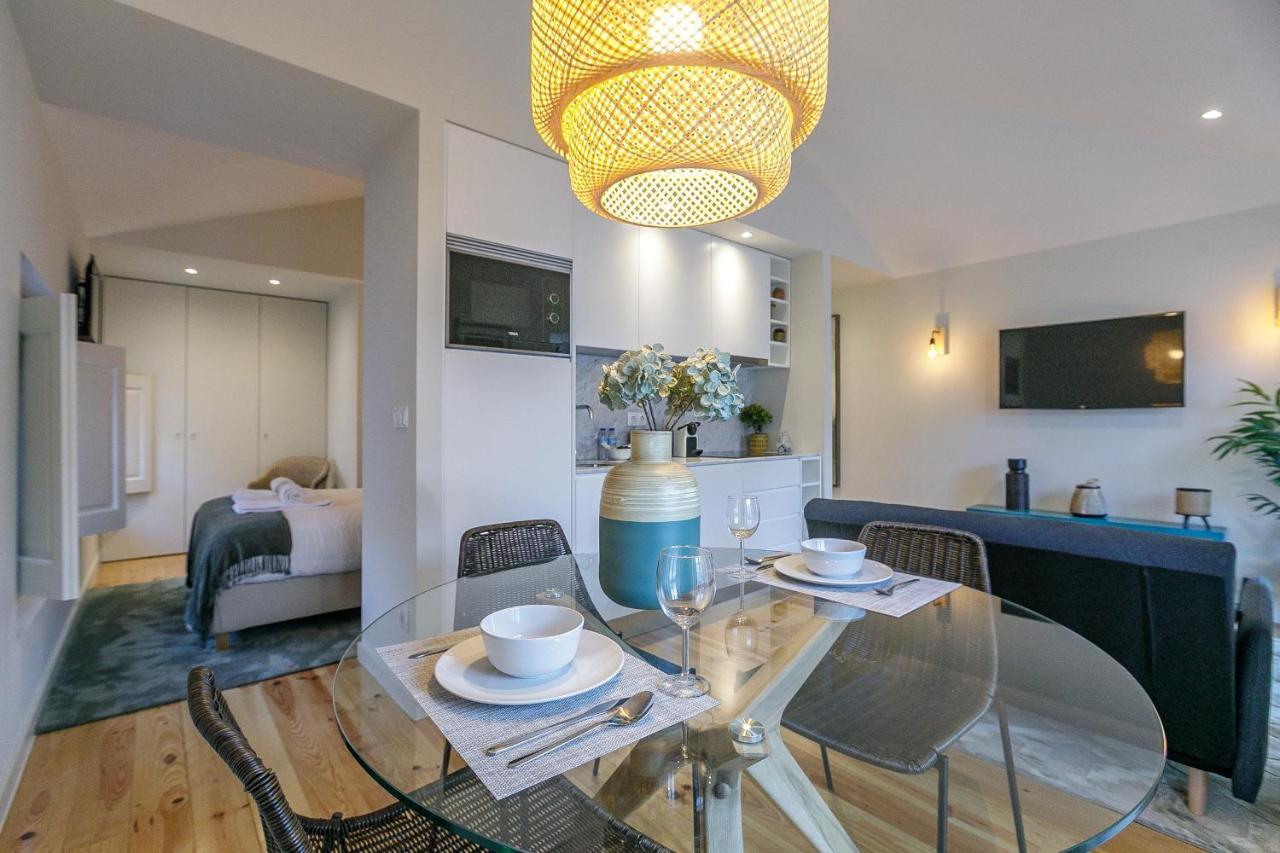 Lovelystay - Downtown Studio With Pool, Ac And Balcony Porto Dış mekan fotoğraf