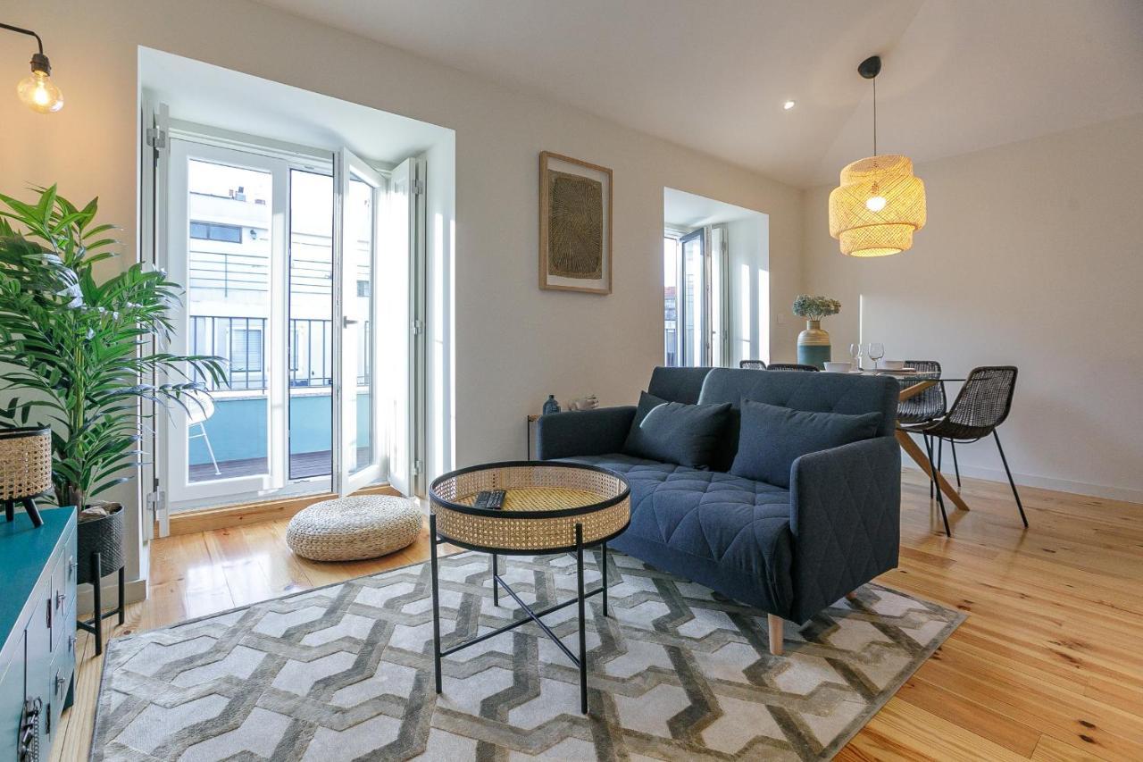 Lovelystay - Downtown Studio With Pool, Ac And Balcony Porto Dış mekan fotoğraf